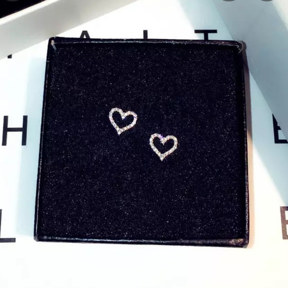 925 Sterling Silver Color Heart Zircon Stud - Picture 3 of 3